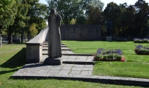 R. Jahn: Zentralfriedhof 30.09.2017 Kriegerdenkmal